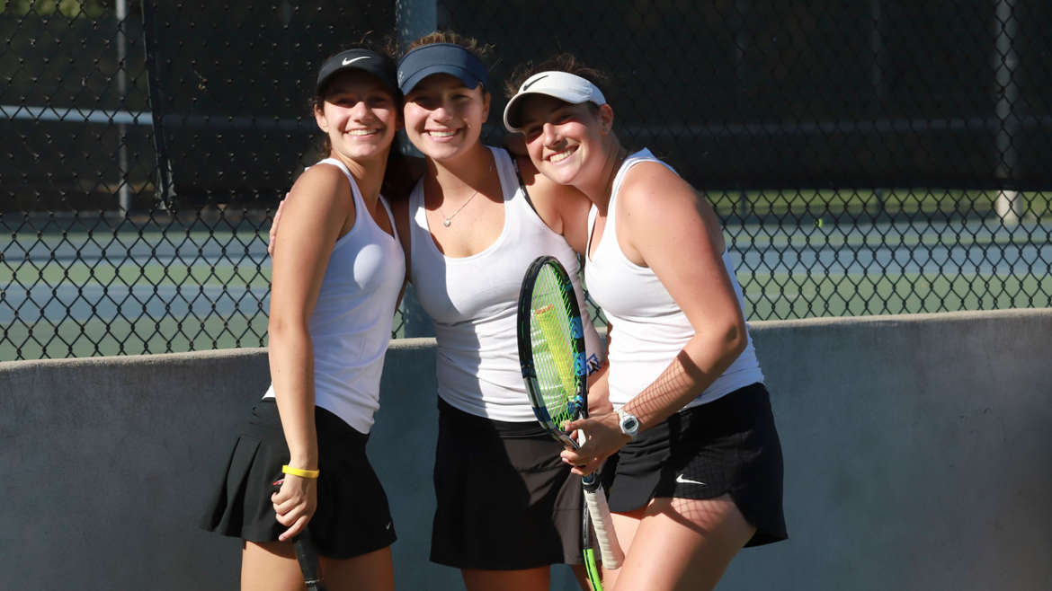 DONS VARSITY GIRLS TENNIS BEAT NORTHGATE BRONCOS IN A NAILBITER! 5-4