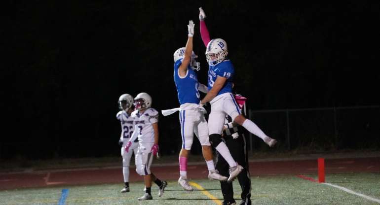 Football: Homecoming High Five