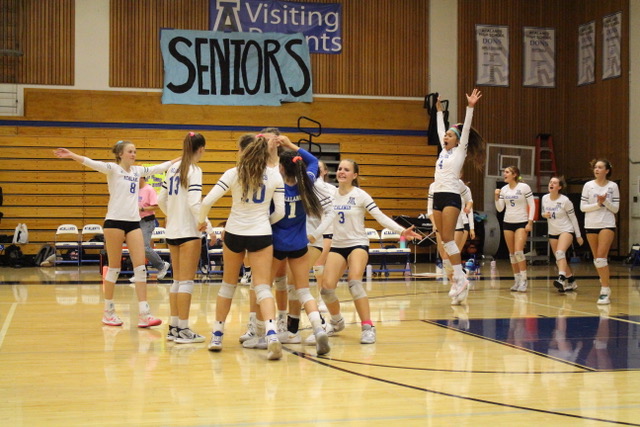 Acalanes Volleyball knocks out the Knights