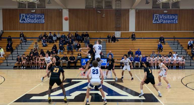 Boys Varsity Hoops Battle Alameda Hornets