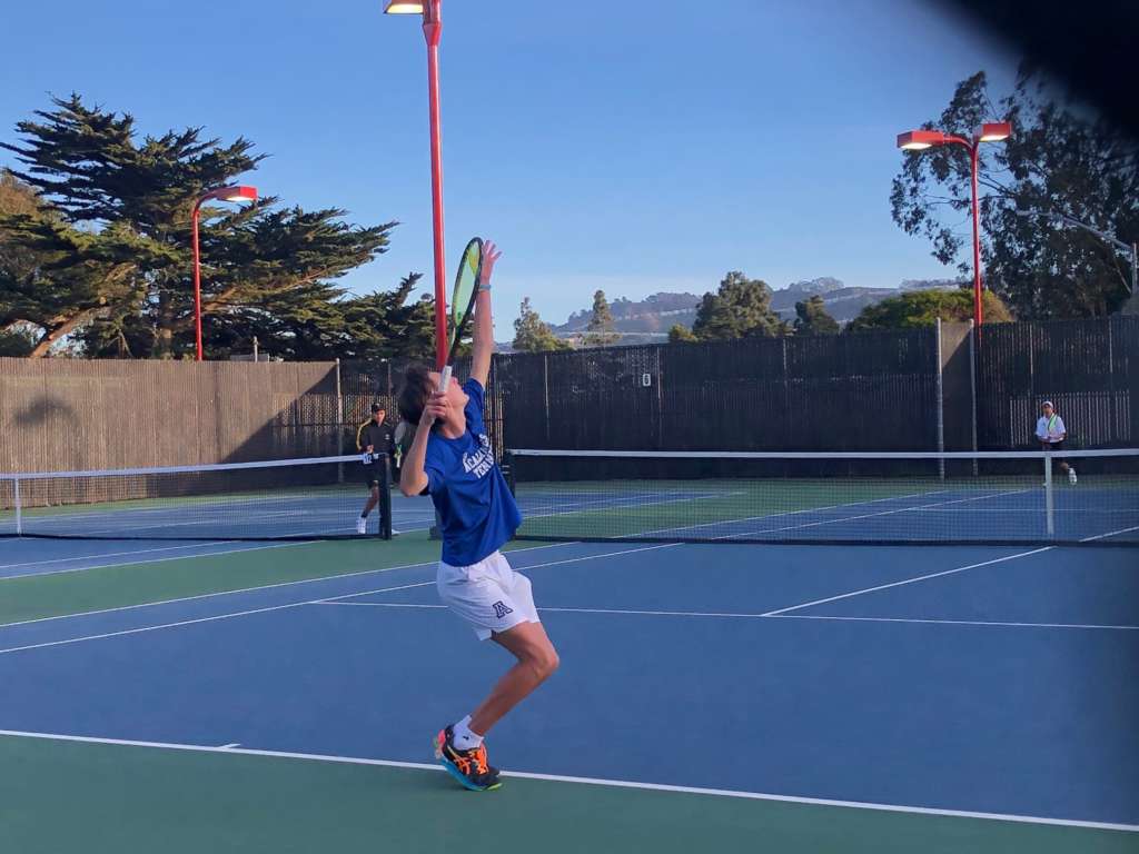 <strong>Varsity Boys Tennis Team Loses a Very Close Match to Lick-Wilmerding 3-4</strong>