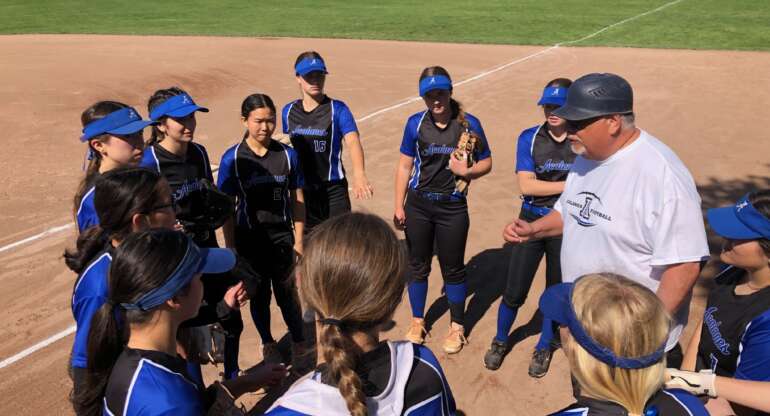Softball Dons Bounce Back with Big Win, 13-1