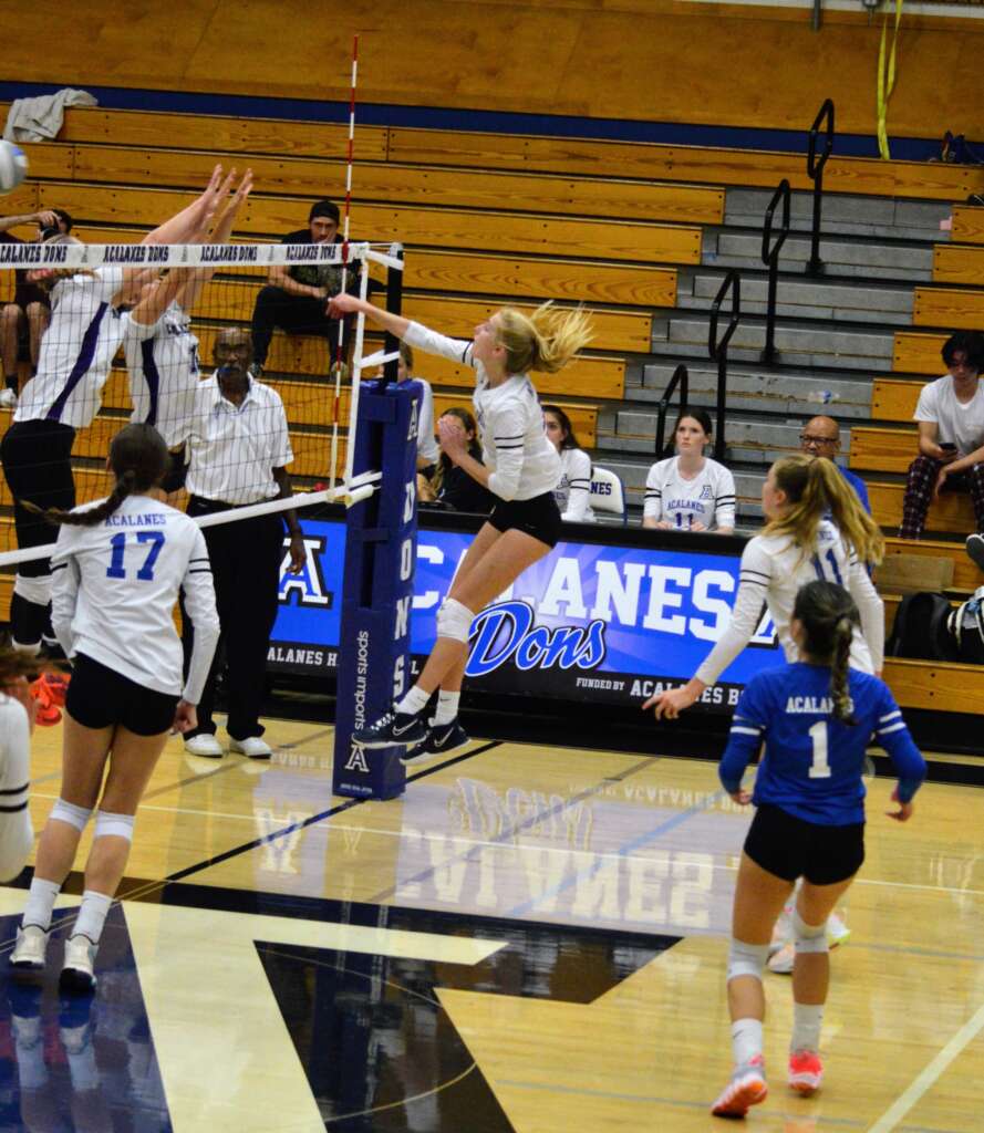 Girls Varsity Volleyball improve to 4-0 in League with dismantling of College Park