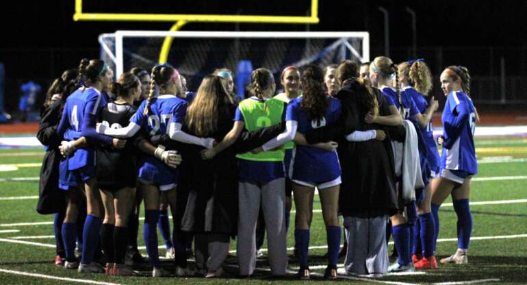 Girls Varsity Soccer Dons Defeat the Dogs