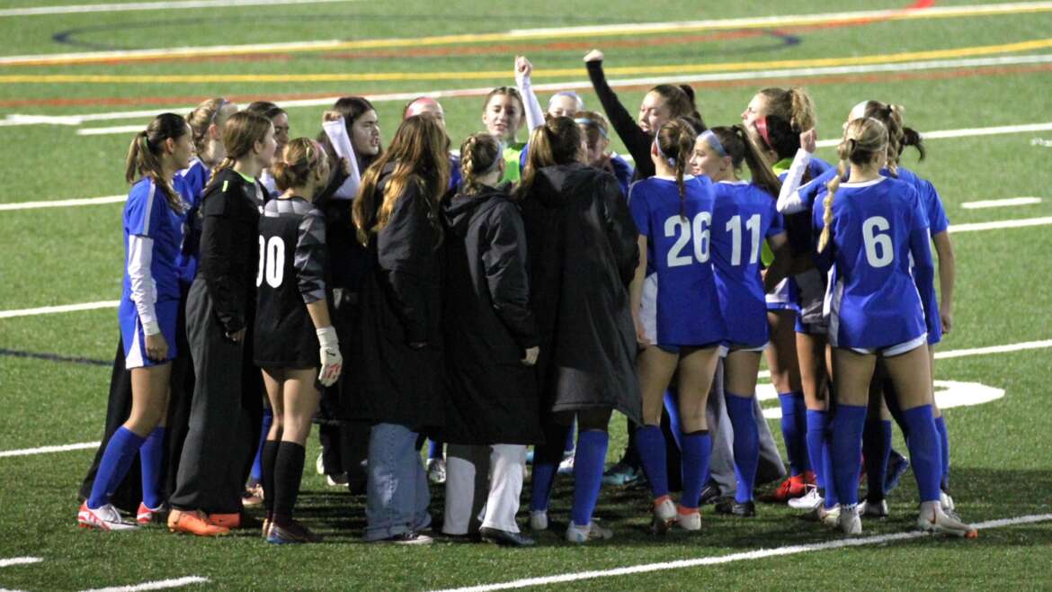 Close Loss to Redwood for Girls Varsity Soccer