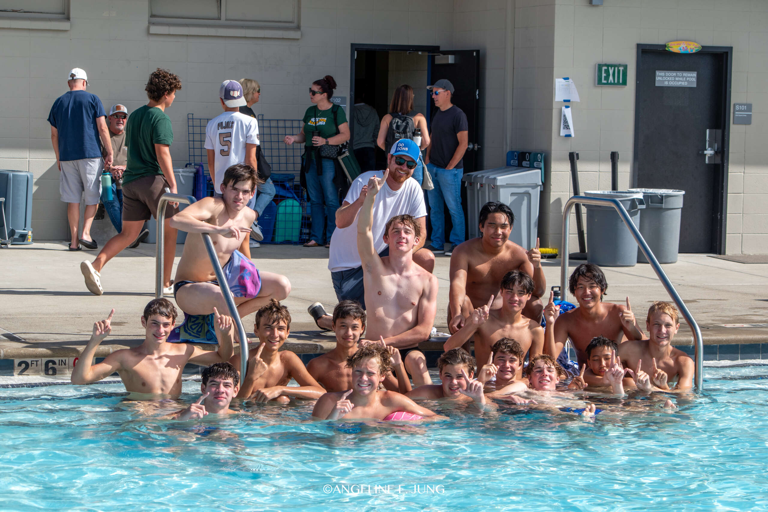 Jet Blast Tournament in Alameda was a day of wins for Boys JV Water Polo!