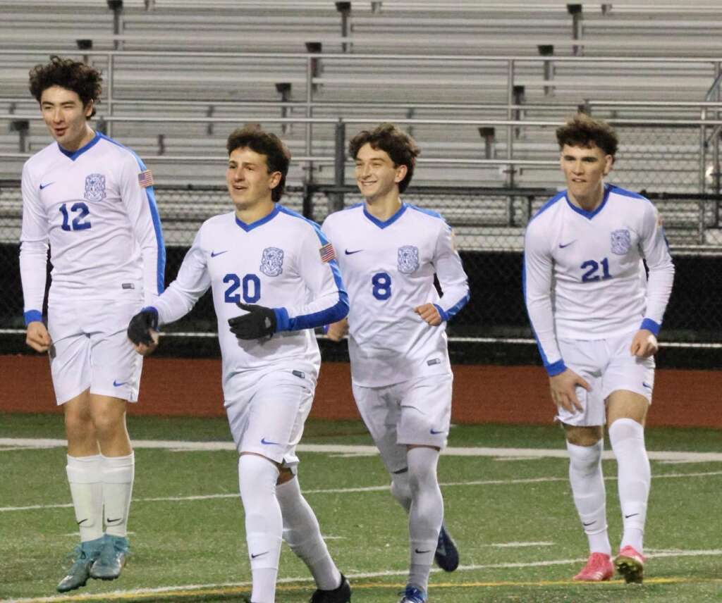 Varsity Boys Soccer Relies On Defense, Edges Las Lomas 2-0!