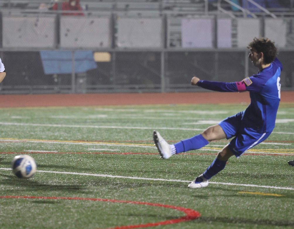 Varsity Boys Soccer Battles Petaluma to a Tie