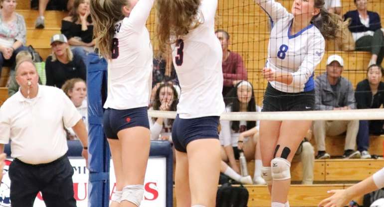 Dons Varsity Volleyball Drops Match to Cougars on the Road