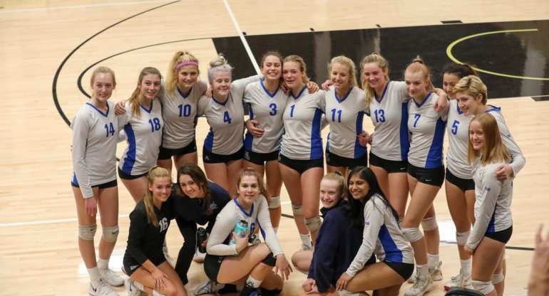 Volleyball Dons End Season With Loss to Branson in State Playoffs