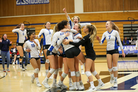 Dons Volleyball Clips the Hawks, Advances to NCS Final